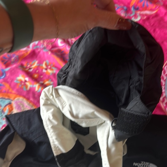 The NorthFace Steep Tech White and Black Jacket - Picture 16 of 16